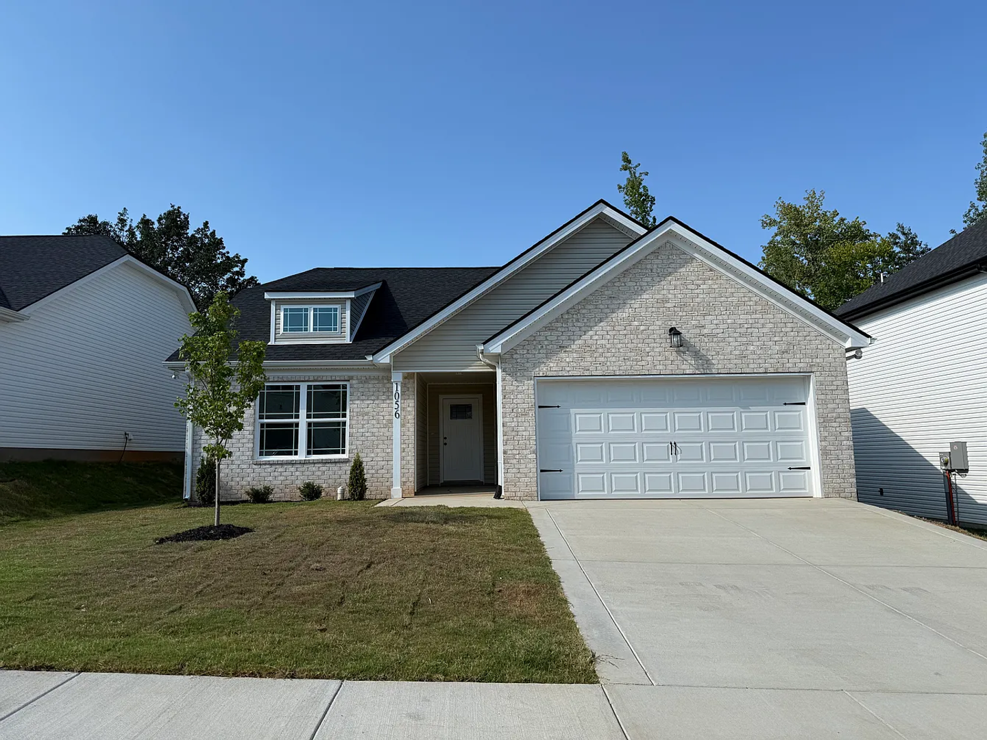 Springfield House: 1056 Javier Dr