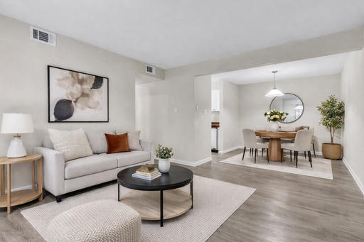 Discover Your New Home at Country Creek Apartments!