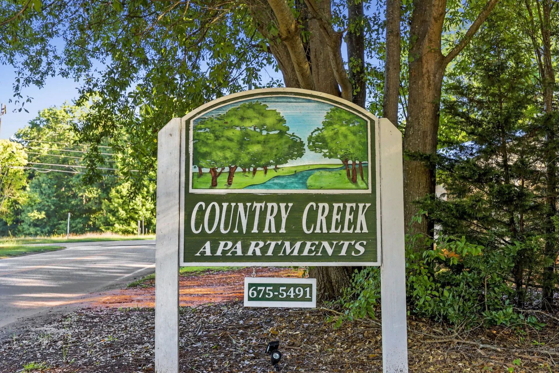 Discover Your New Home at Country Creek Apartments!