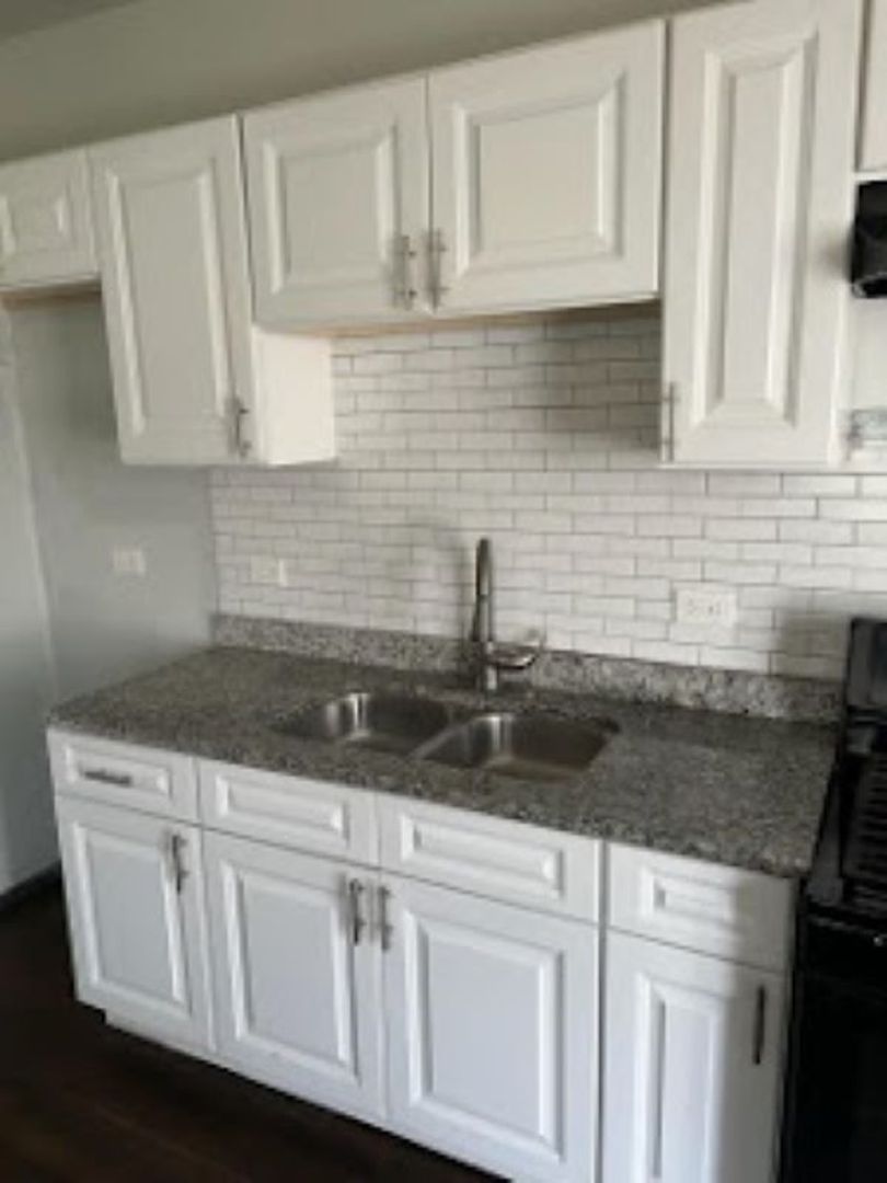 Chicago Apartment: 6402 S. Albany