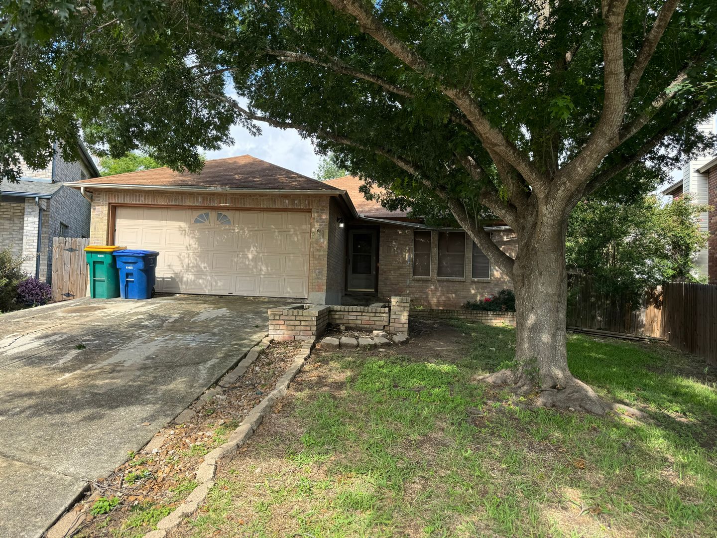 CONVERSE House: 8003 CHESTNUT MANOR DRIVE