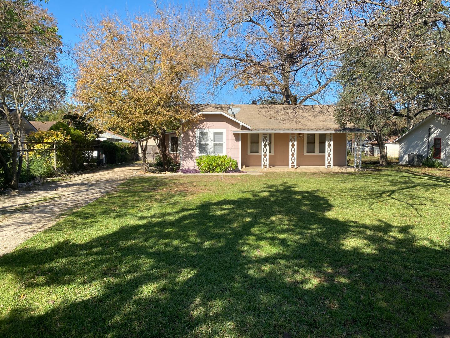 SCHERTZ House: 933 BECK ST