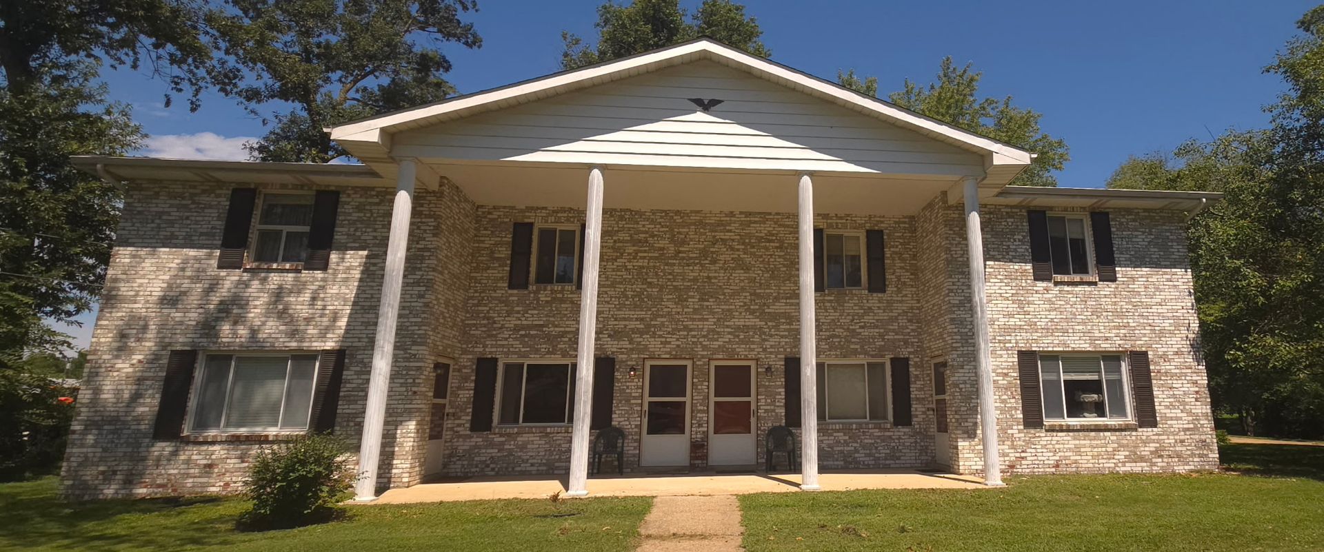 Farmington Apartment: 9 St. Francois Avenue
