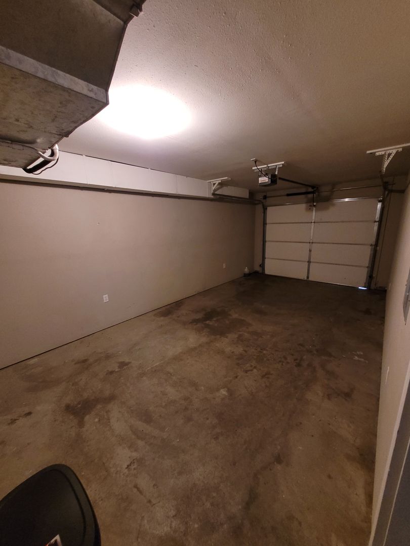 Farmington Apartment: 416 Shade Tree Lane