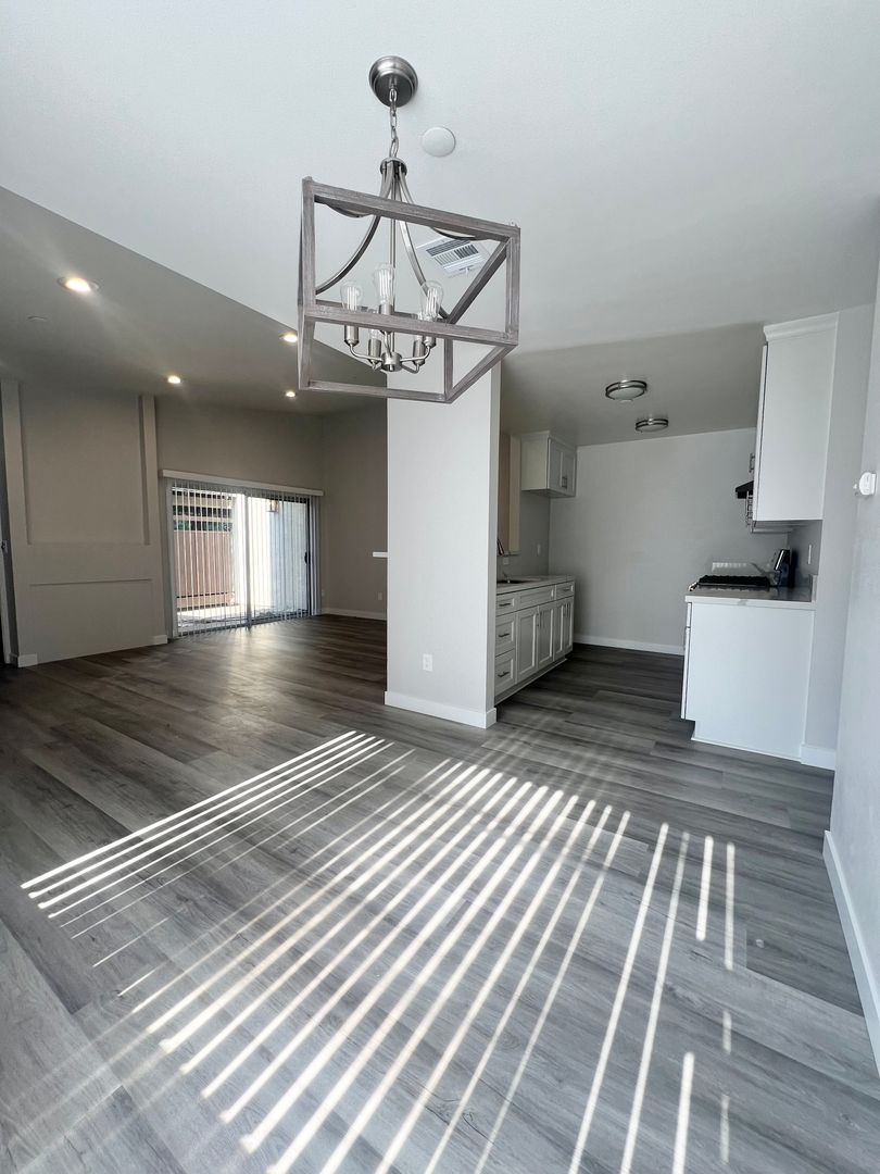 EL MONTE Apartment: 2649 LEXINGTON AVE