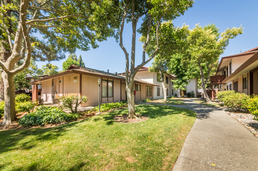 COMING SOON! Renovated 2/2 with Washer/Dryer, Close to Shops, Schools and More!