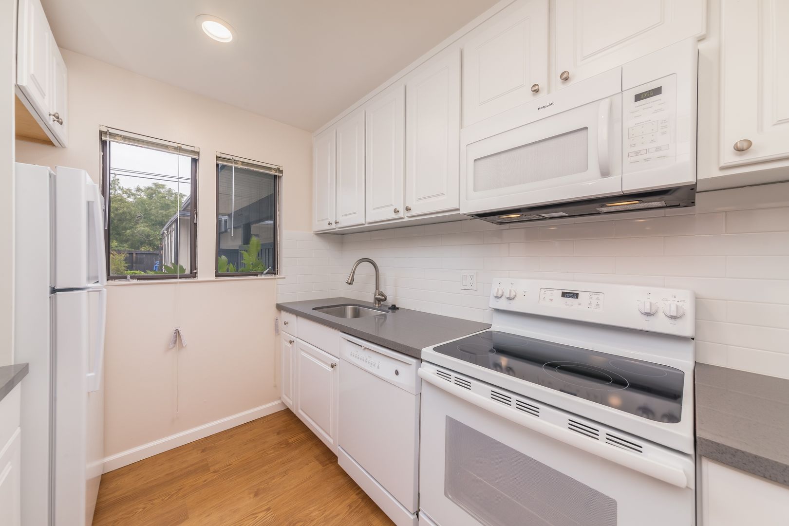 Walnut Creek Apartment: 1980 Desert Circle