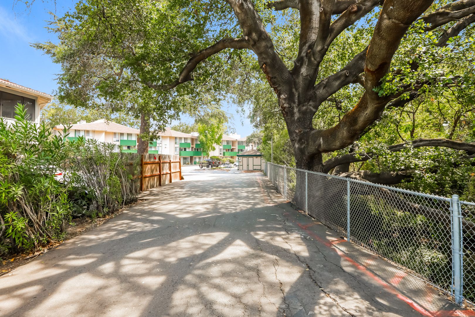 Walnut Creek Apartment: 1400 Creekside Drive