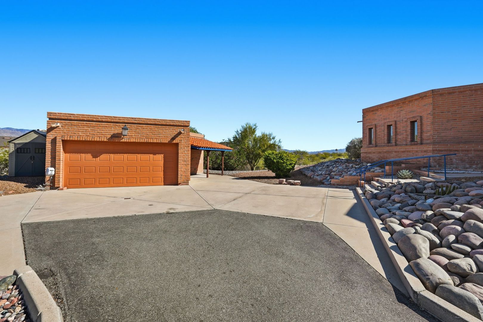 Tucson House: 770 N. Lazy J Way