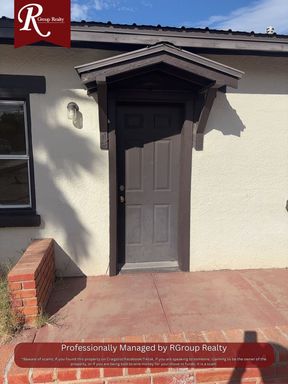 Pending/ Rented - Bright, easy living at this charming 1 bed, 1 bath – photo 1