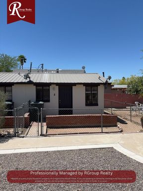 Modern and Bright Studio Near UofA – Stylish Tile Floors and Private Showings – photo 1