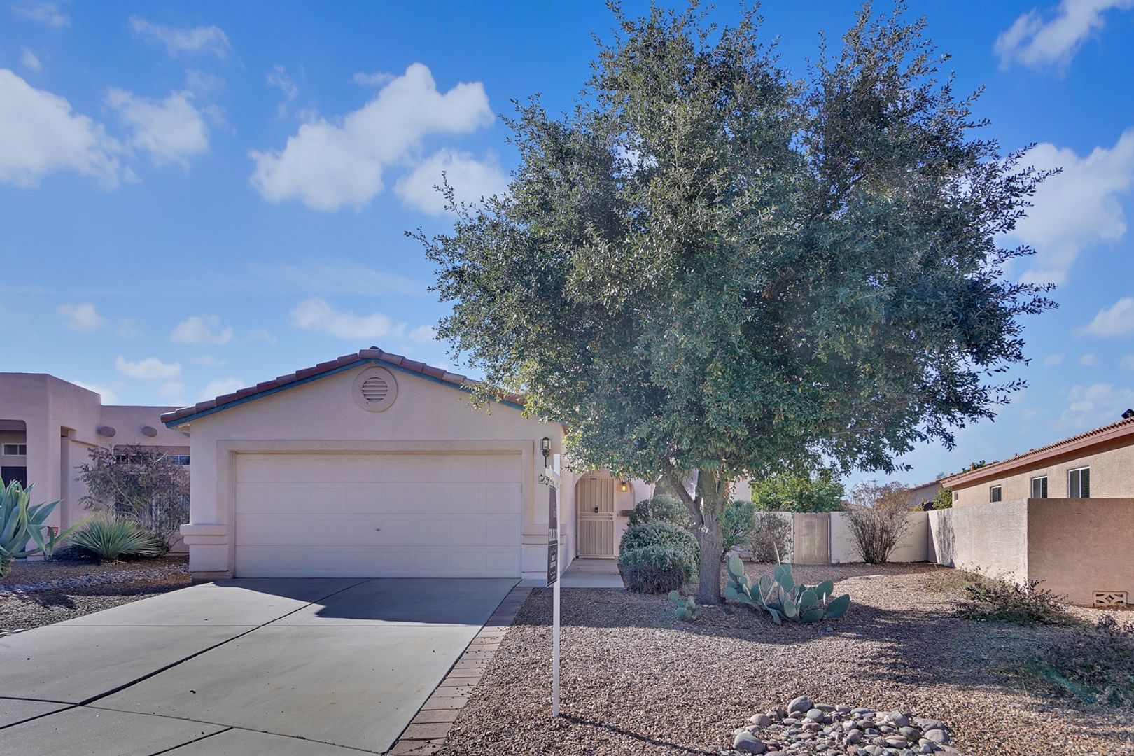 Oro Valley House: 98 E Futurity Place