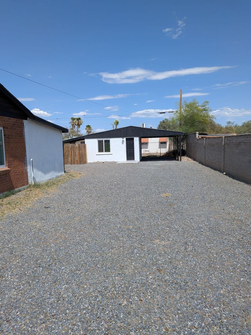 Tucson House: 648 N Desert Avenue