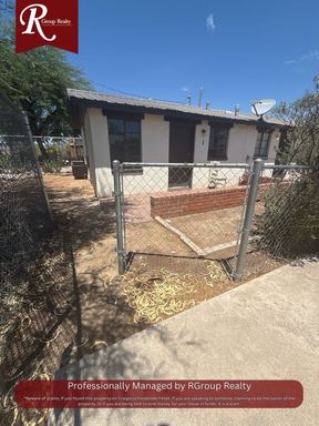 Central Tucson 1-Bed Apartment with Hard-Surface Flooring | 85705 – photo 1