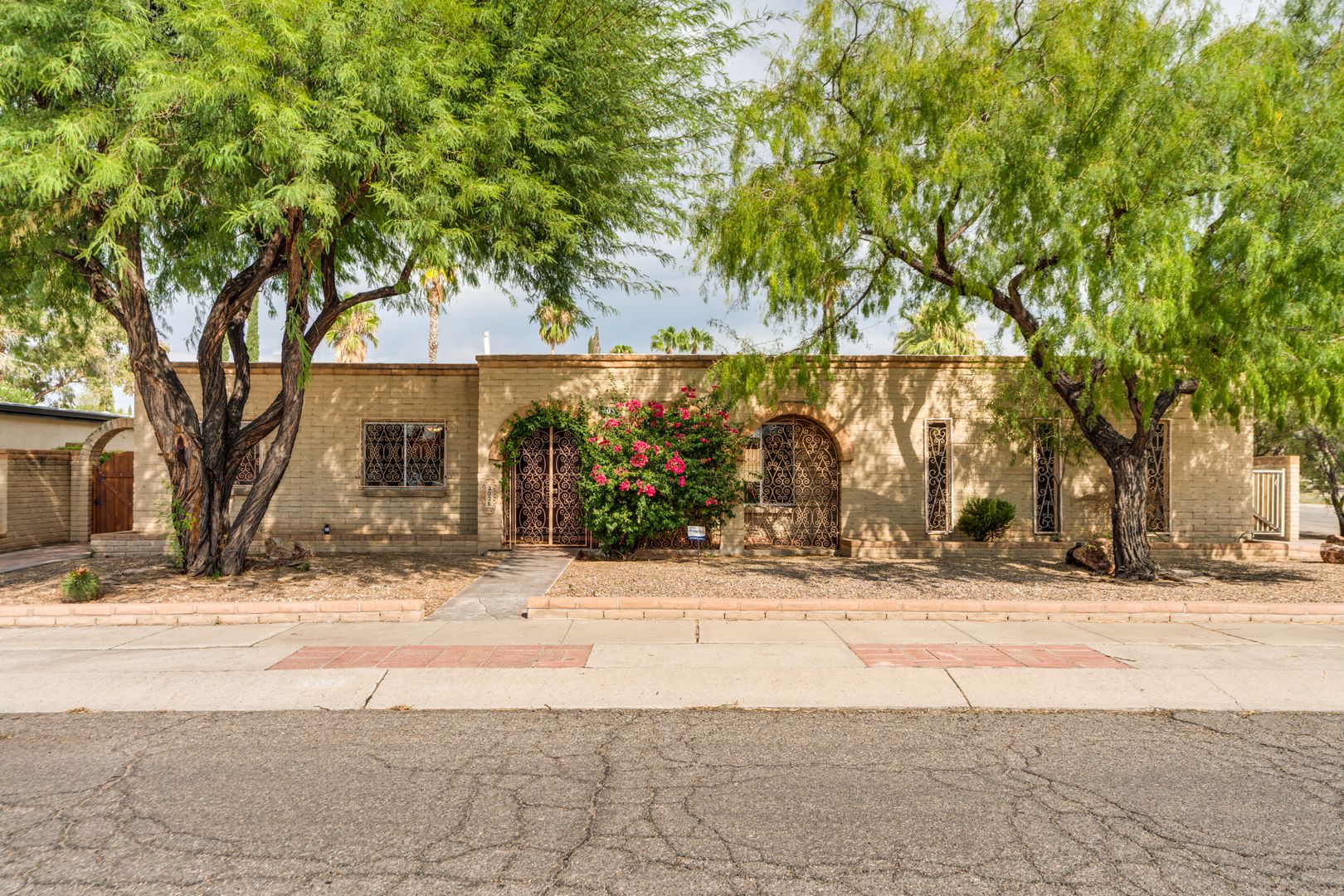 Tucson House: 2035 S Darling Ave