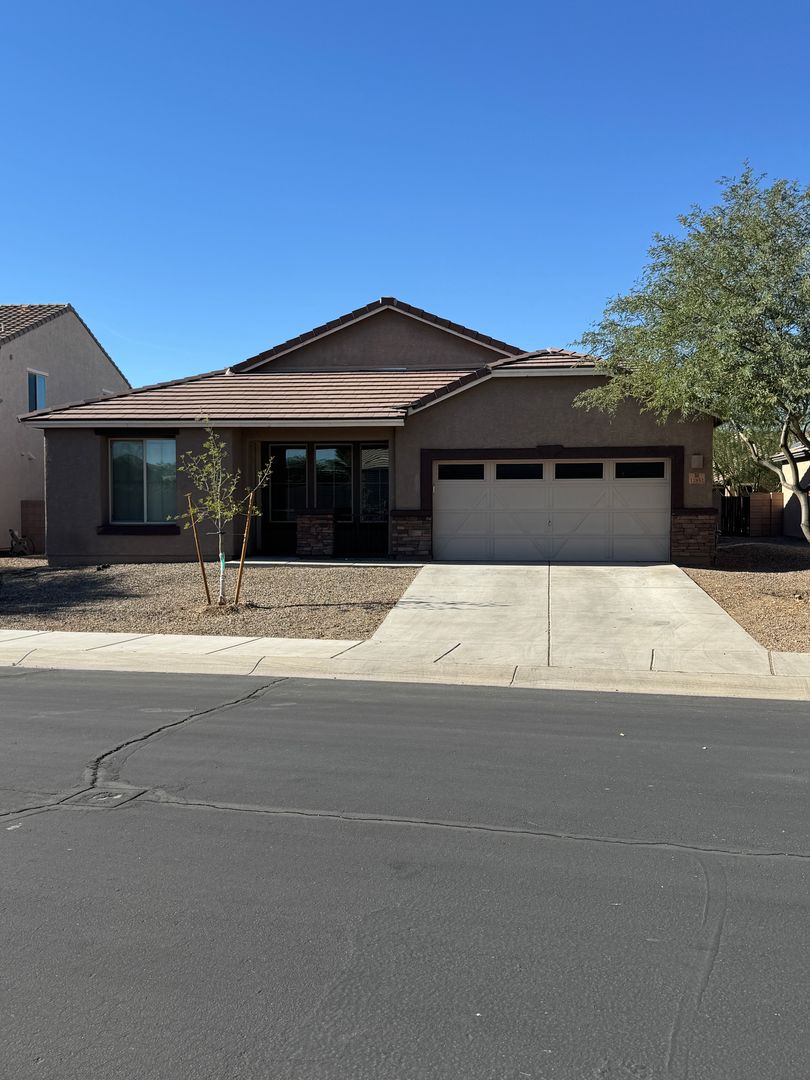 Marana House: 11852 W. Fordson Drive