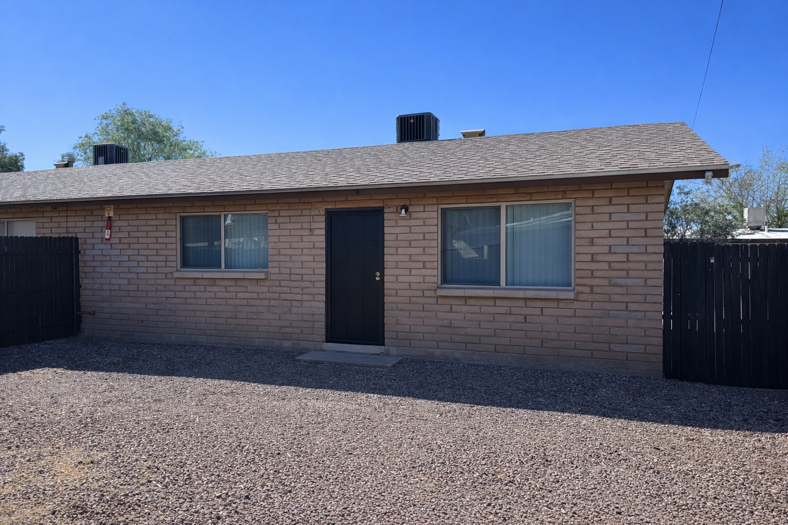 Tucson House: 426 E Navajo Rd