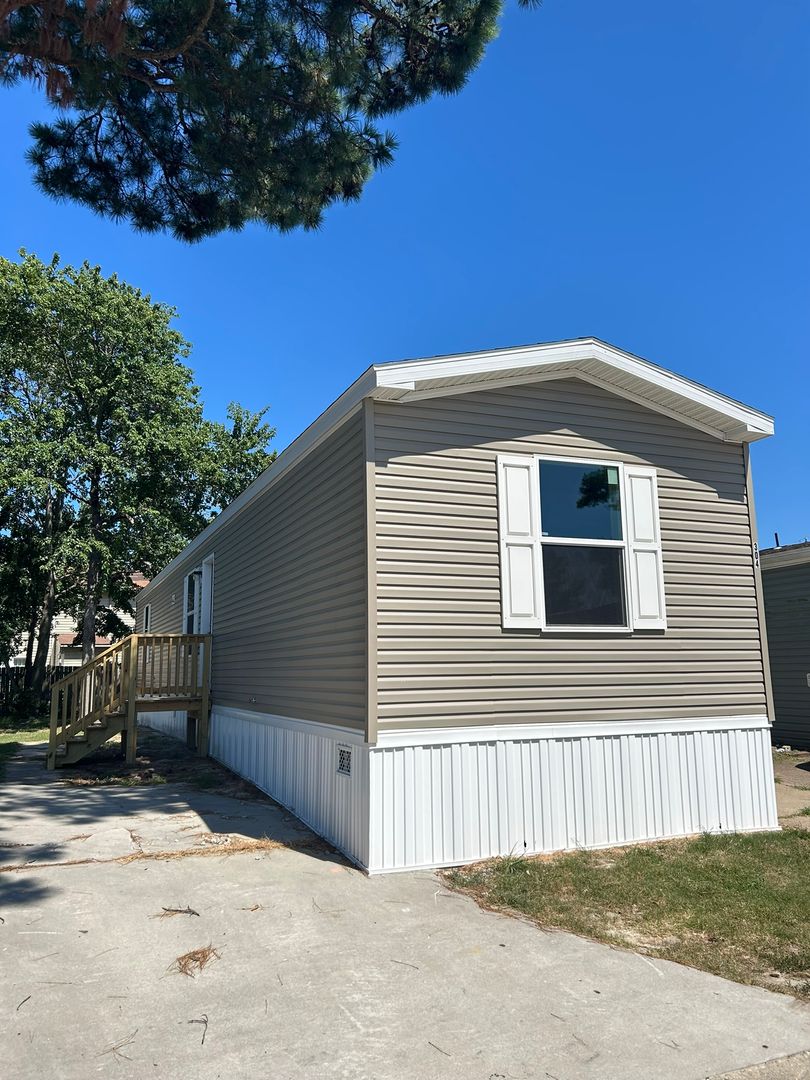 Virginia Beach House: 304 Tomahawk Trail