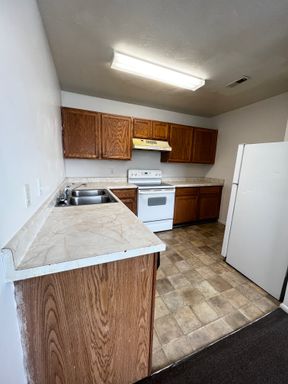 2 Bedroom/2 Bathroom Apartment in Kearns