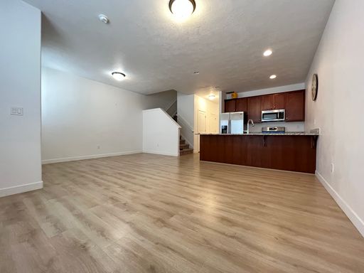 3 Bedroom/2 Bathroom Townhome In Bluffdale – photo 1