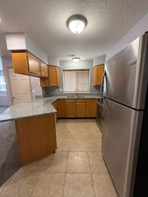2 Bedroom/1.5 Bathroom Condo in Washington Terrace