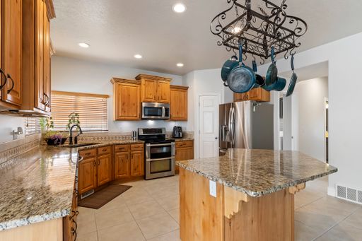 4 Bedroom/ 4 Bathroom Home In Draper