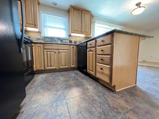 4 Bedroom/2 Bathroom House in West Jordan – photo 1