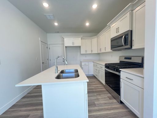 3 Bed/2.5 Bath Townhome in Salem!