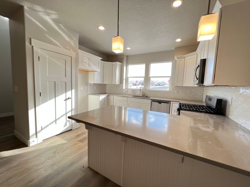 3 Bedroom/2.5 Bathroom Townhouse in Herriman – photo 1