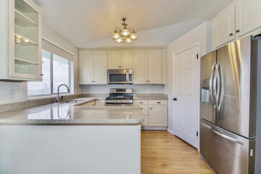 6 Bedroom/3 Bathroom House in West Jordan
