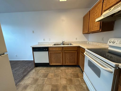 2 Bedroom/2 Bathroom Apartment in Kearns!