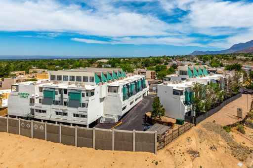 1st Month Rent Free! 1 Bed 1 Bathroom Unit Off Tramway! – photo 1