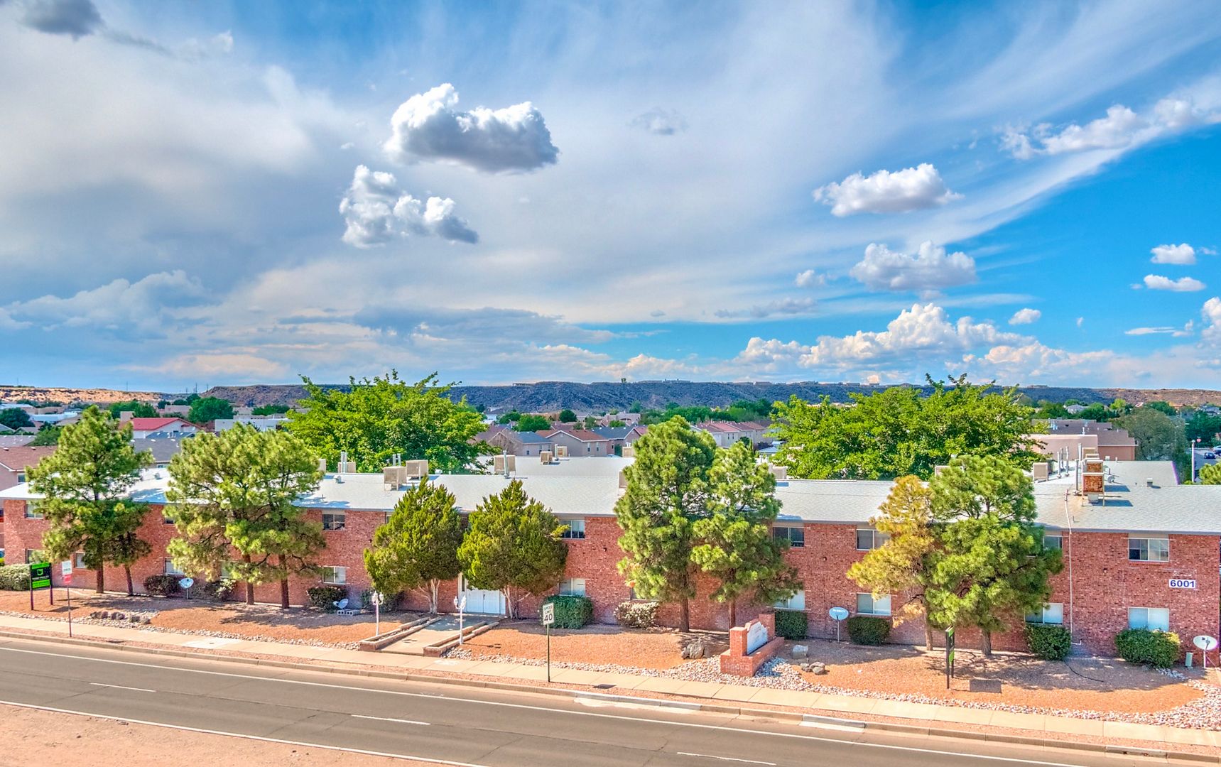 Albuquerque Apartment: 6001 Montano RD NW