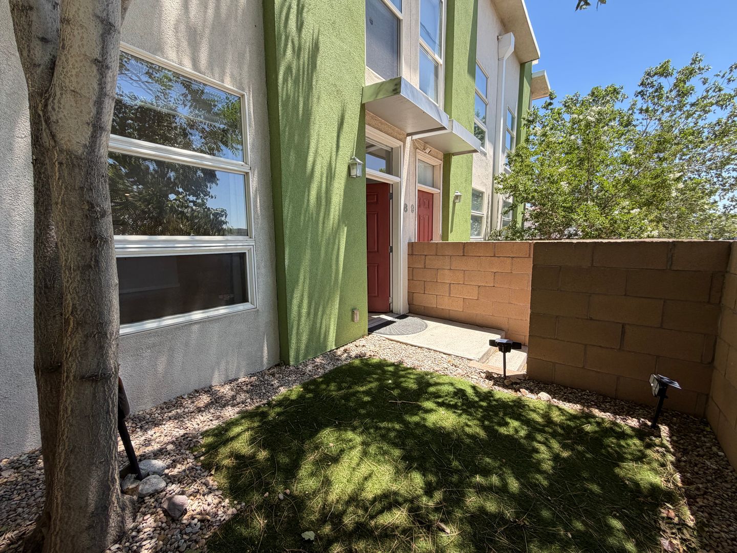 Albuquerque House: 702 Broadway Blvd SE Apt 8