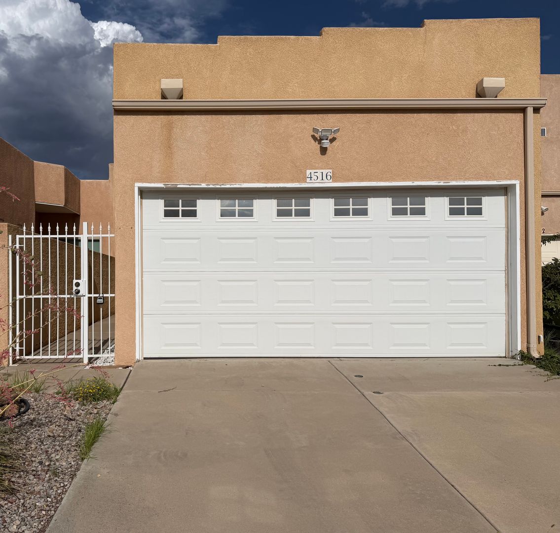 Albuquerque House: 4516 Holiday Breeze Pl NE