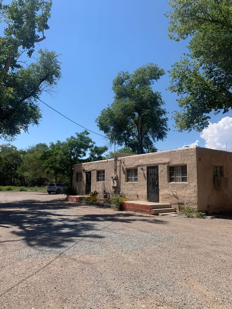 Albuquerque Apartment: 1031 Sunset RD SW