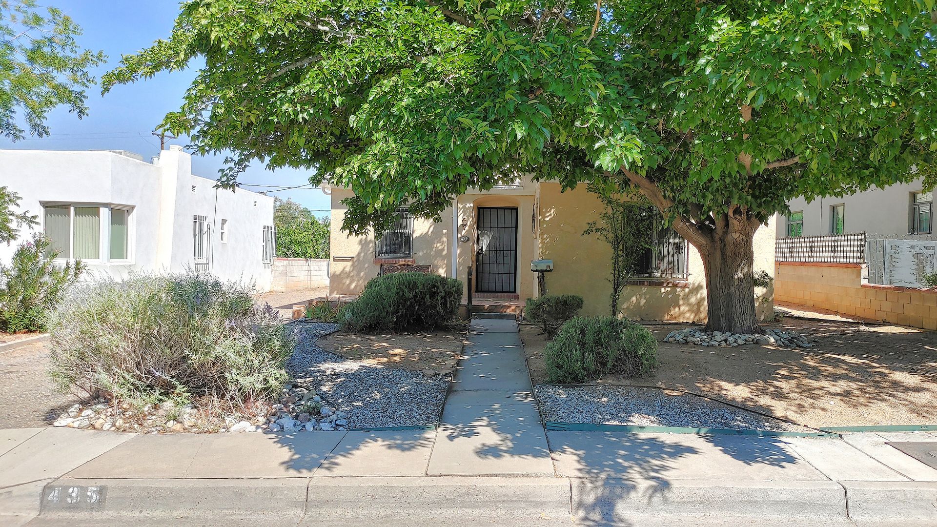 Albuquerque House: 435 Lafayette PL NE