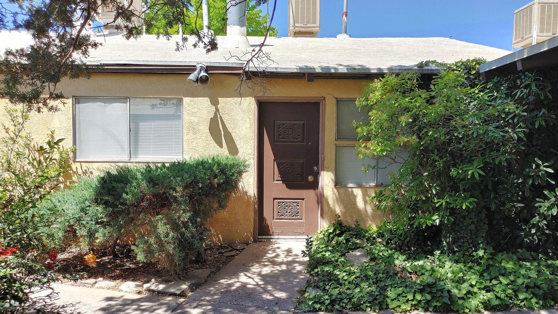 Albuquerque Apartment: 208 General Marshall St NE