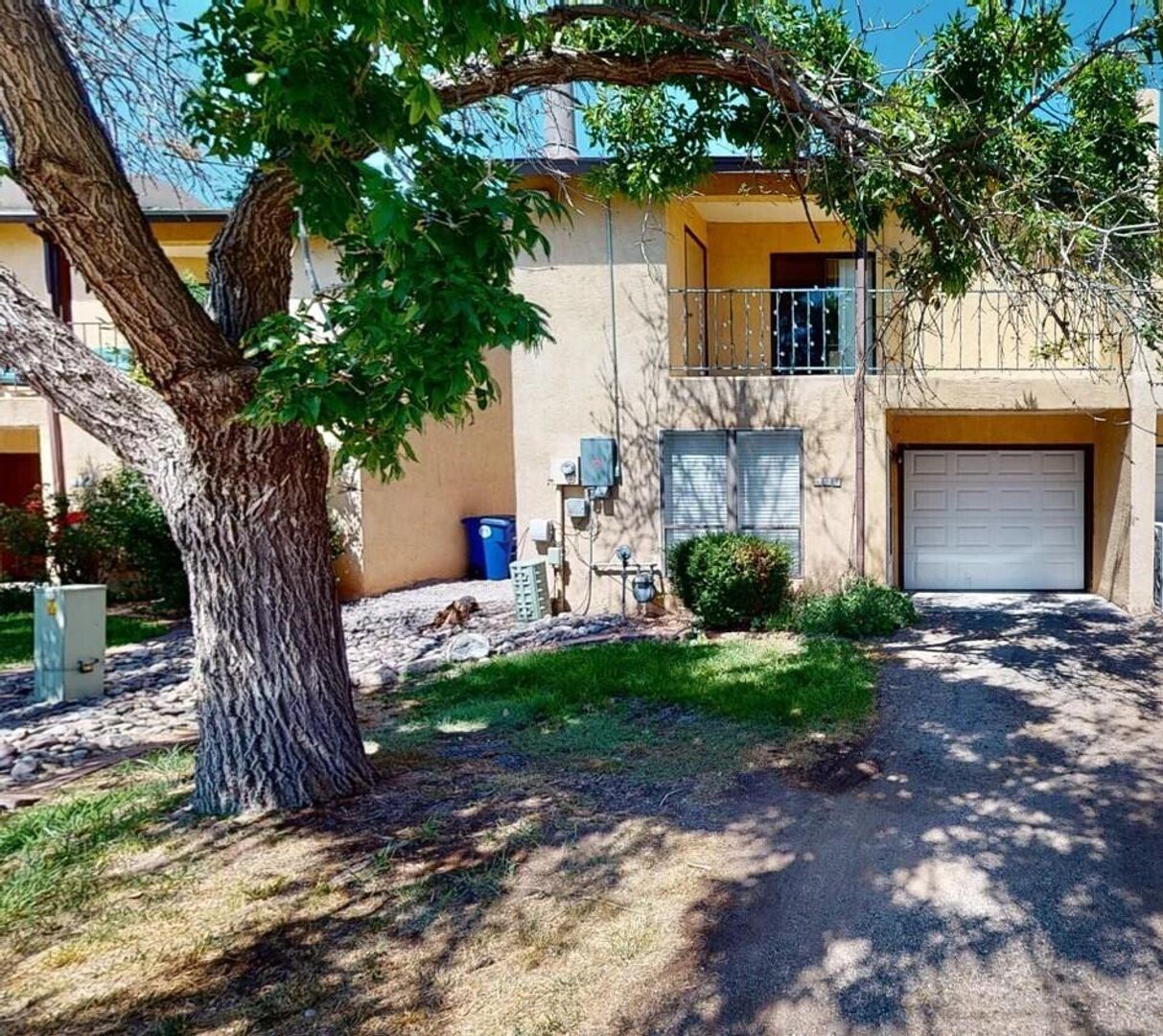 Albuquerque Townhome: 187 Vista Point Ct NE