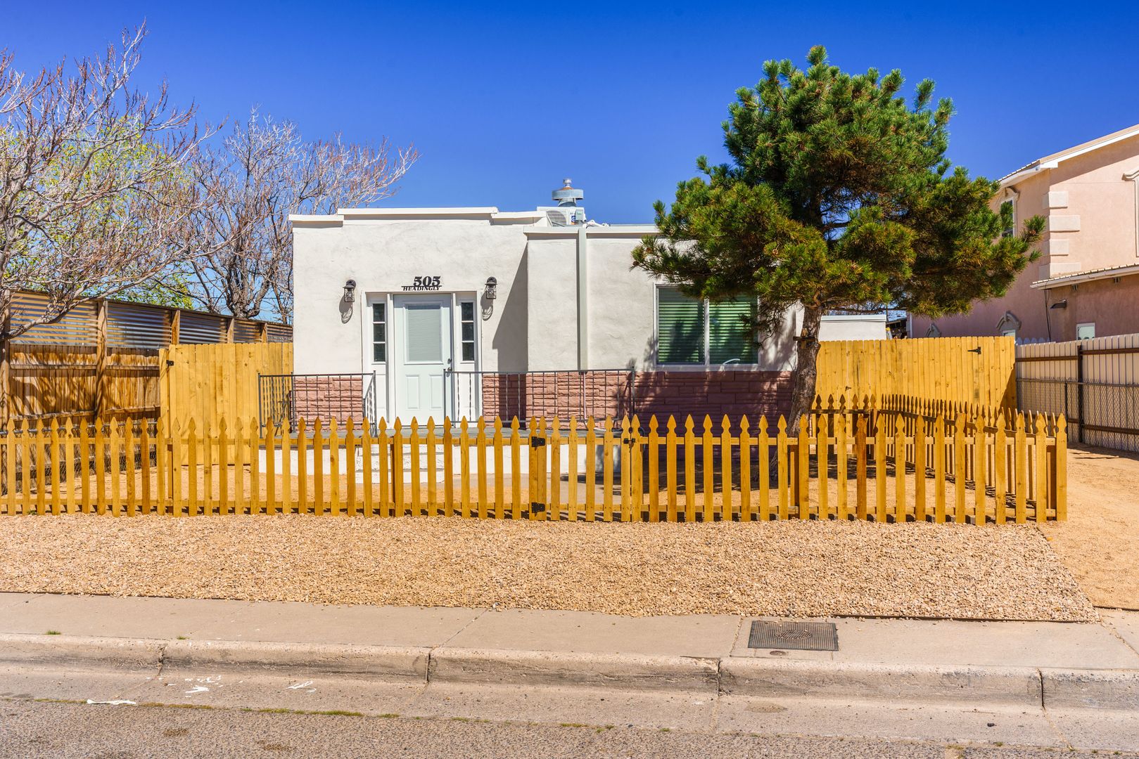 Albuquerque Apartment: 505 Headingly Ave NW