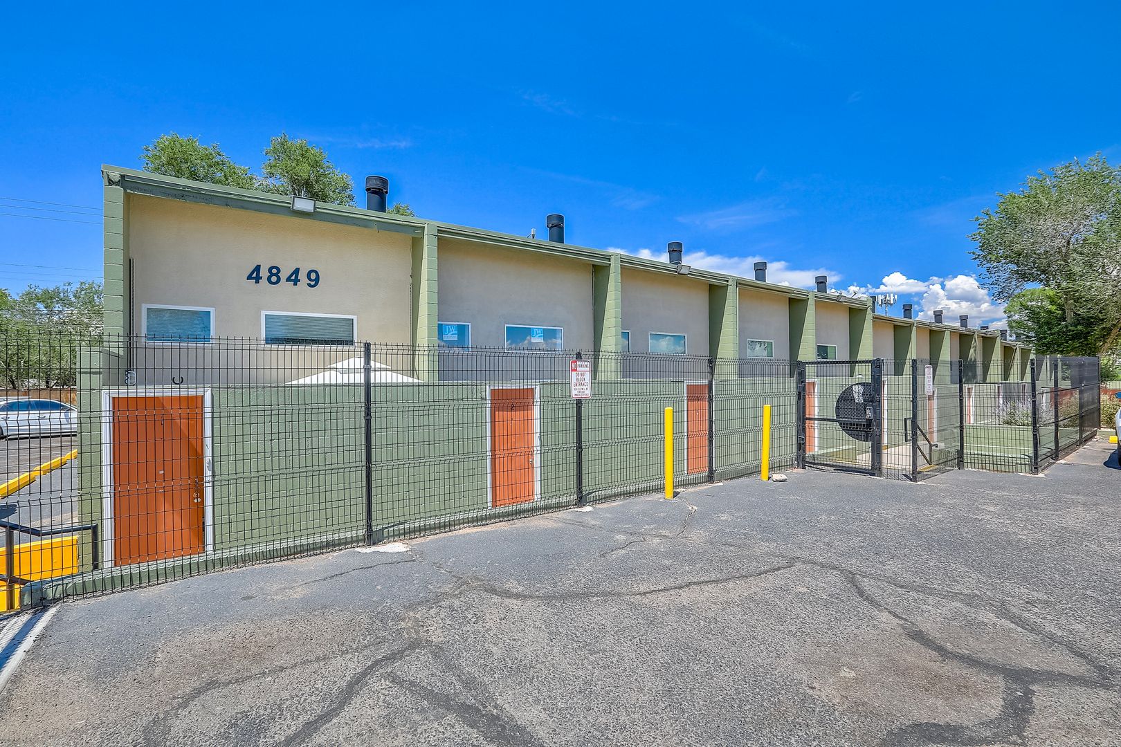 Albuquerque Apartment: 4849 Gibson Blvd SE