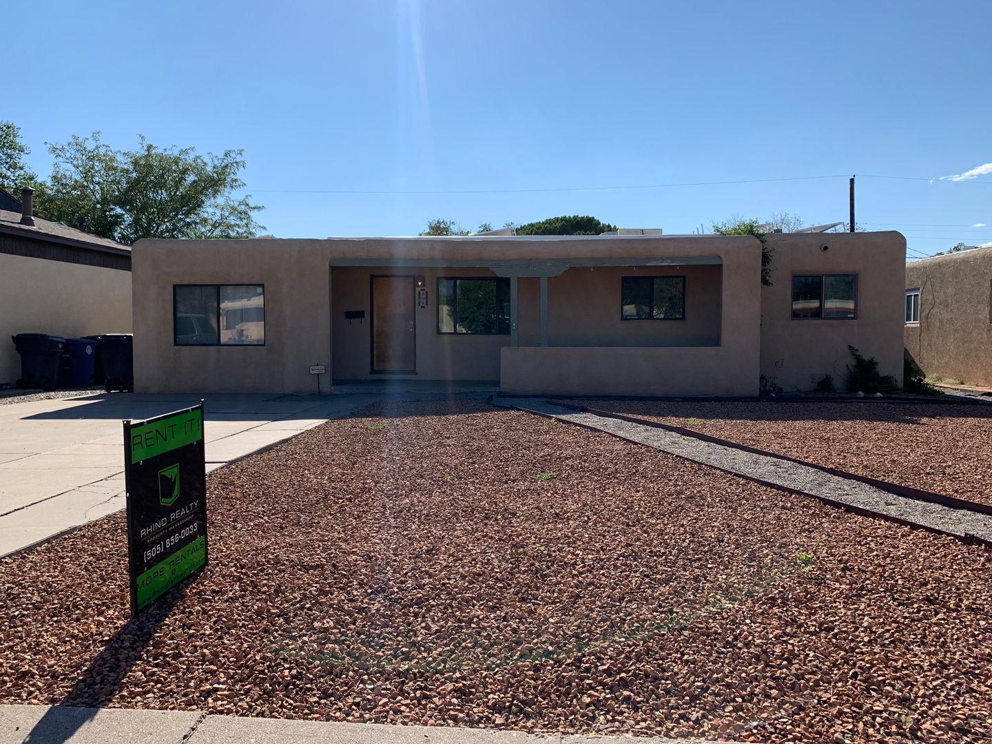 Albuquerque House: 809 Dakota St SE