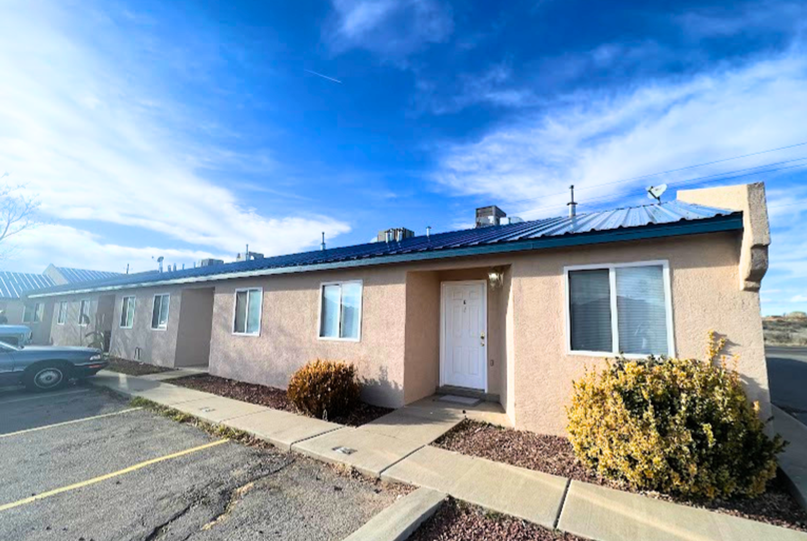 Rio Rancho Apartment: 615 Vancouver RD SE