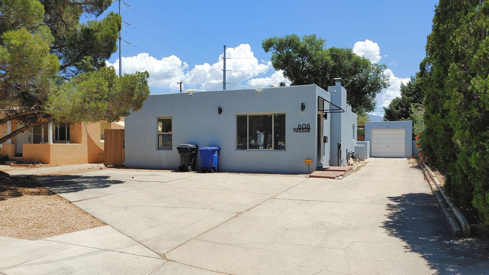 Albuquerque House: 808 Vassar Dr NE