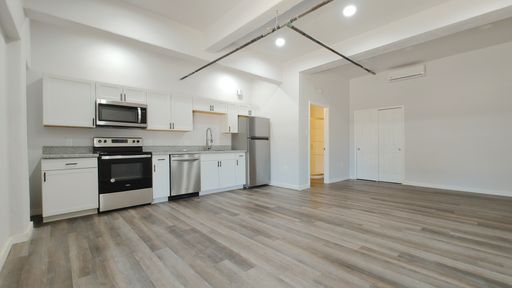 Newly Built Unit In Victory Hills! 1 Bedroom, 1 Bath! – photo 1
