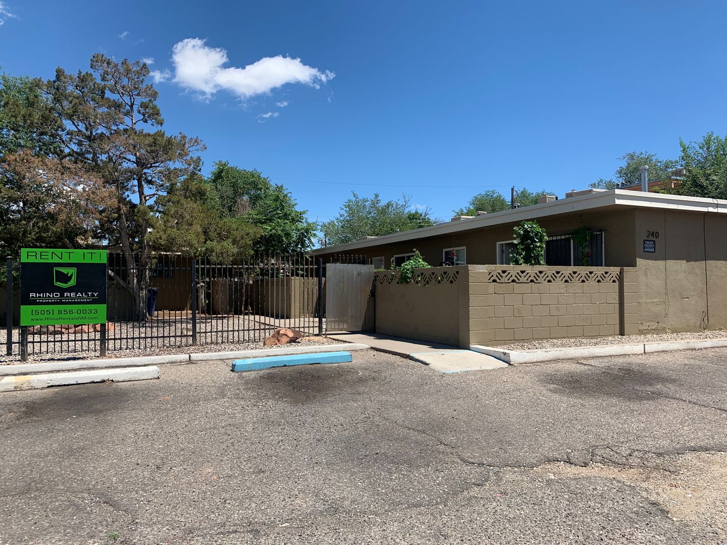 Albuquerque Apartment: 240 Charleston St NE