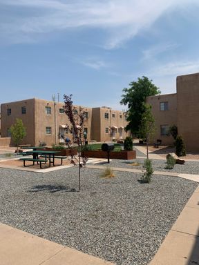 Welcome To Ridgecrest! Cozy 2 Bedroom, 1 Bath Available Now! – photo 1