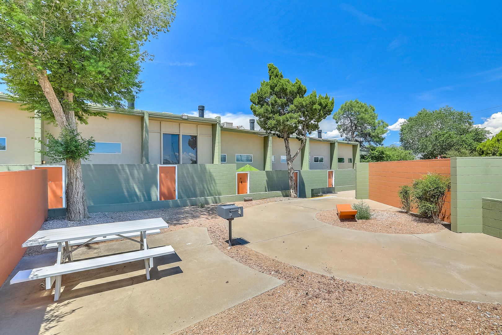 Albuquerque Apartment: 4849 Gibson Blvd SE