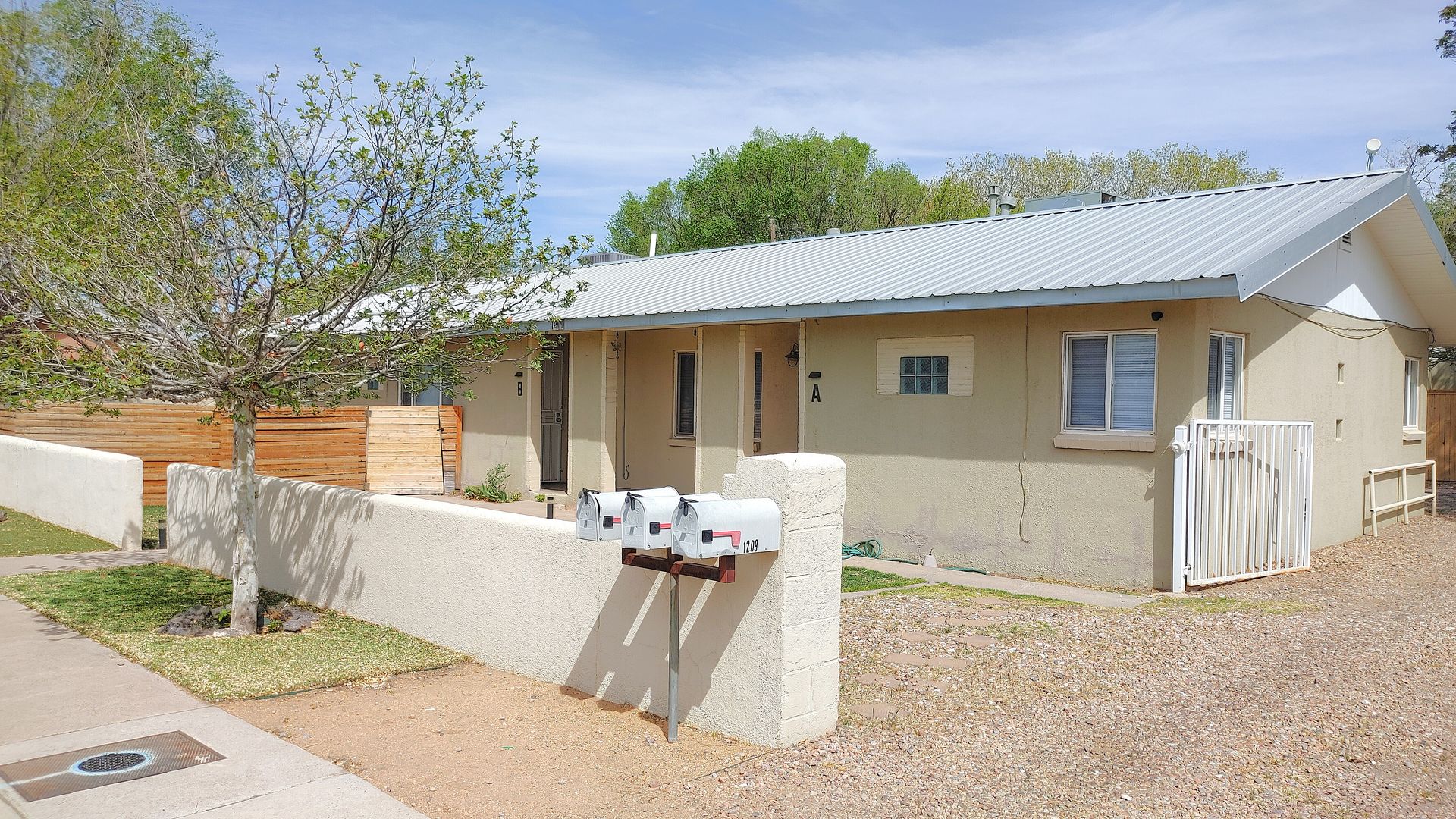 Albuquerque Apartment: 1209 Cordova Ave NW