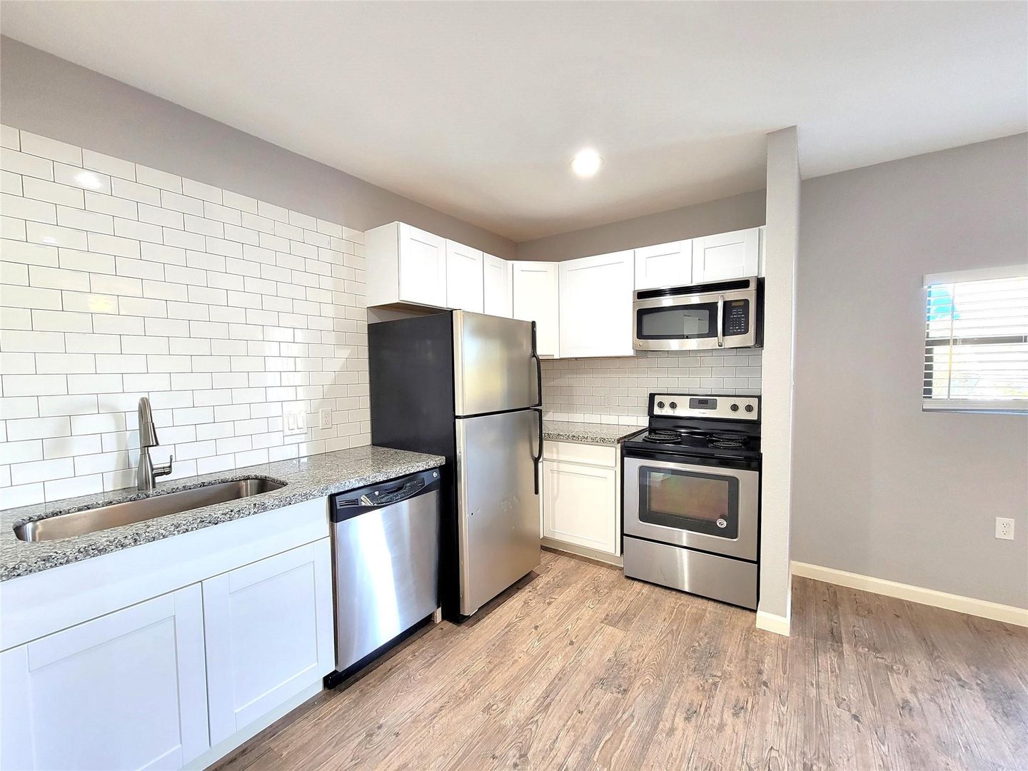 Houston Apartment: 2810 Beauchamp